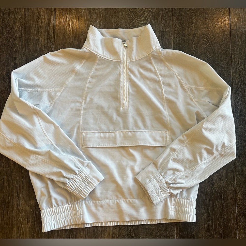 Athleta Cream Textured Top